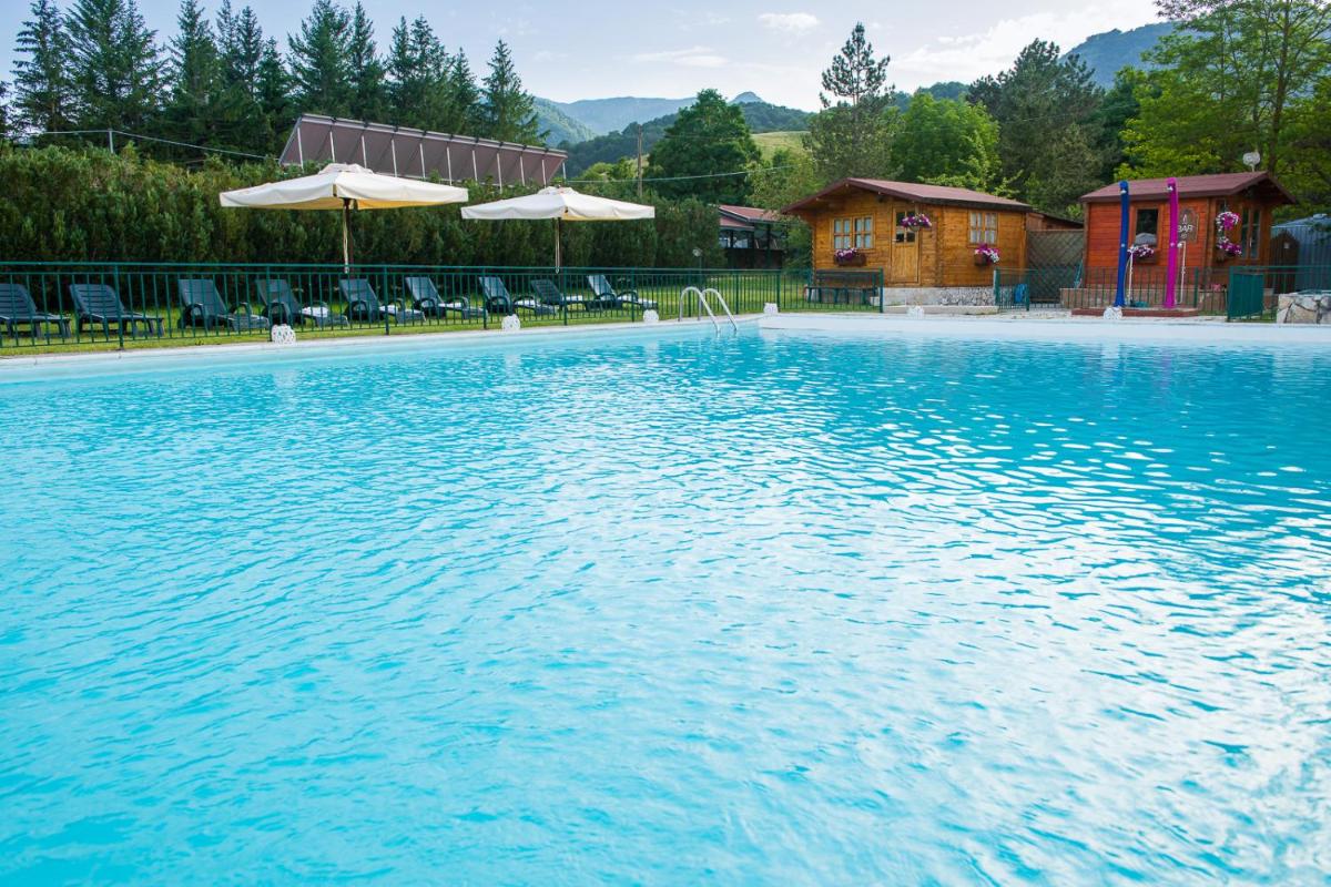 Hotel Iris - Housity