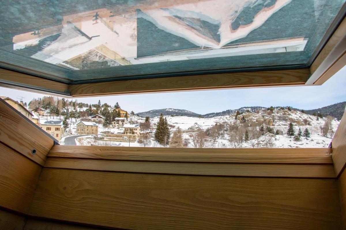 Vue générale sur la montagne ou vue sur la montagne depuis l'hôtel
