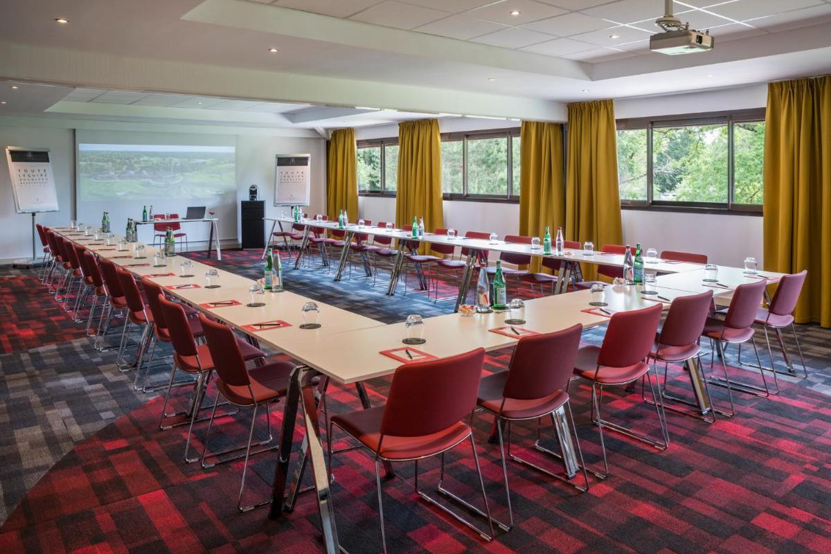 Espace de conférence ou salle de réunion dans l'établissement Cabot Hotel Bordeaux - MGallery Collection