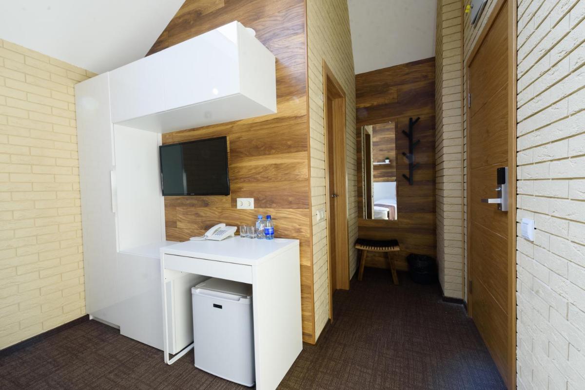 Fox Inn - Housity