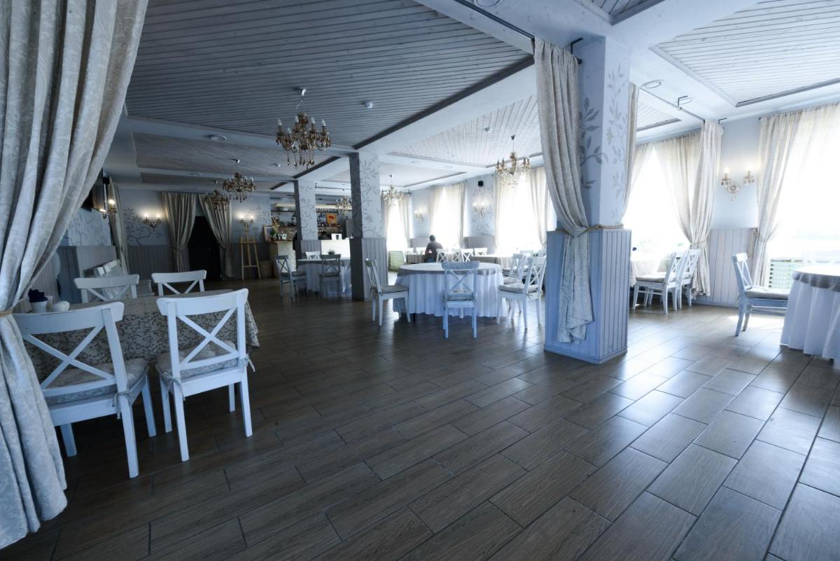 Fox Inn - Housity