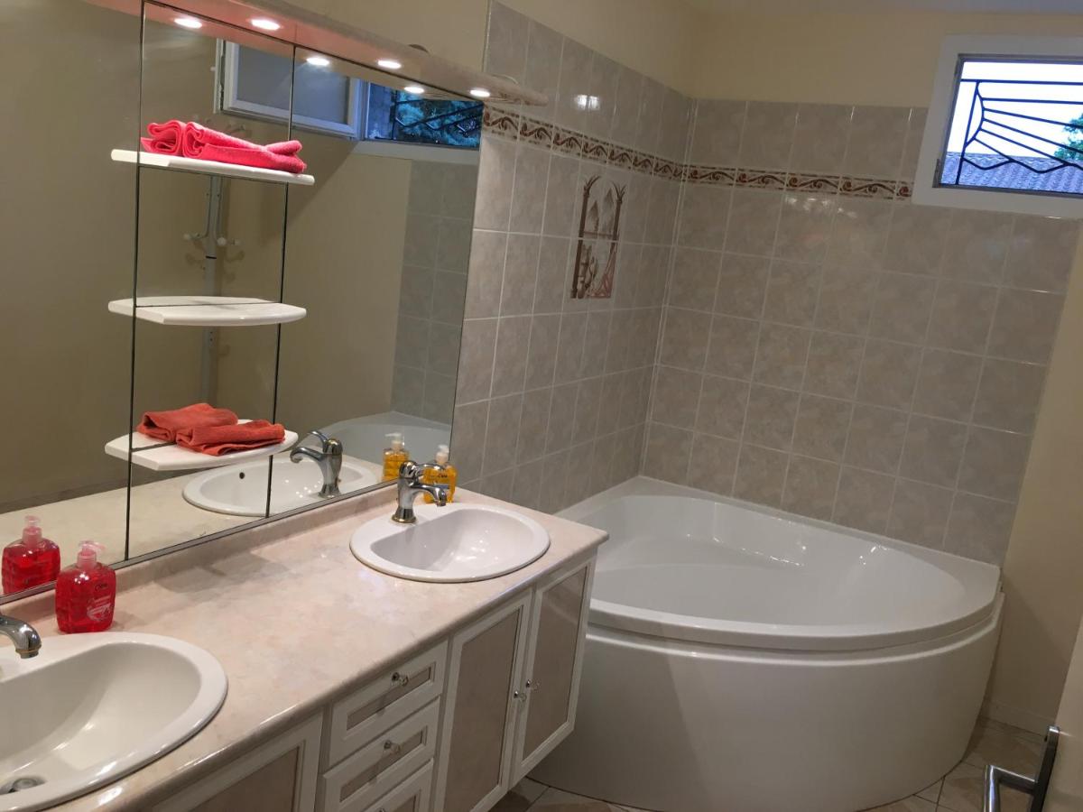 Villa plein pied rez-de-chaussée+1 avec dépendance - Housity