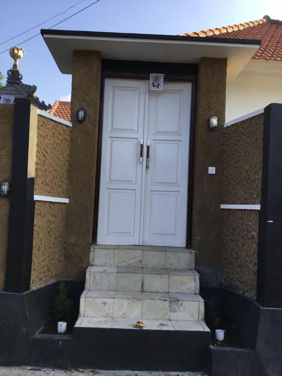 Queen Guest house tulamben - Housity
