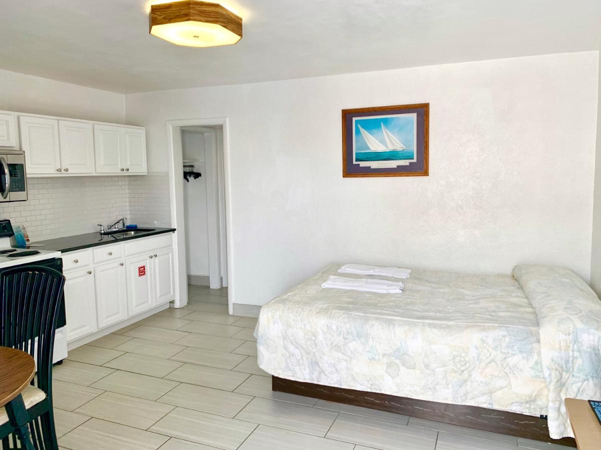 White Caps Motel - Housity