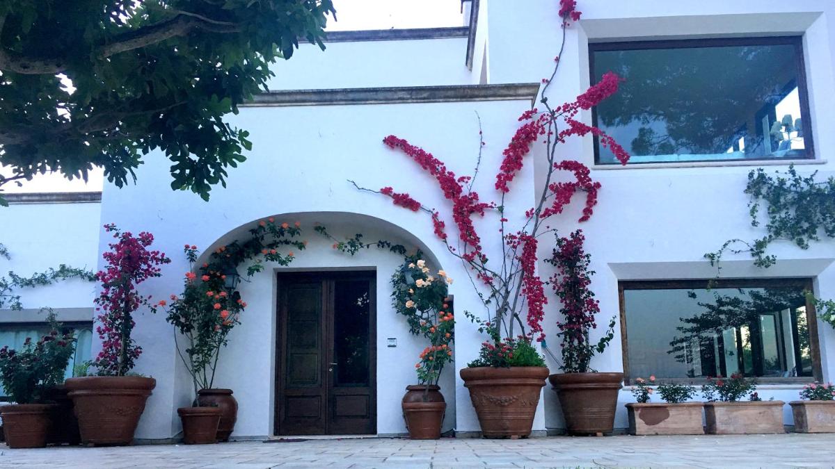 Tenuta DonnAnna Agriturismo&Glamping - Housity