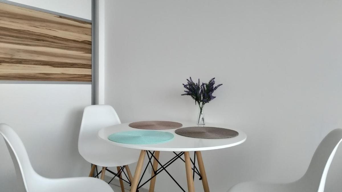White Almond Apartment - Housity