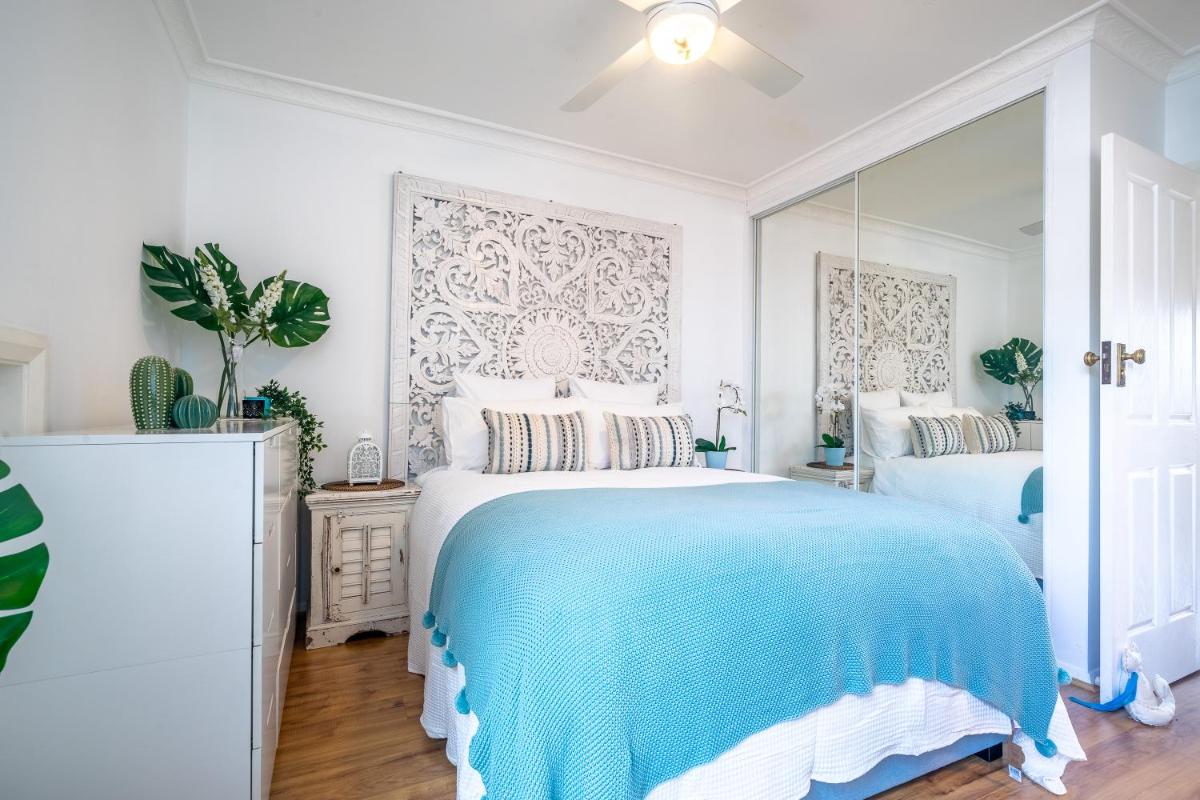 Bondi Boho House Jacuzzi PoolSpa HolidayRento - Housity