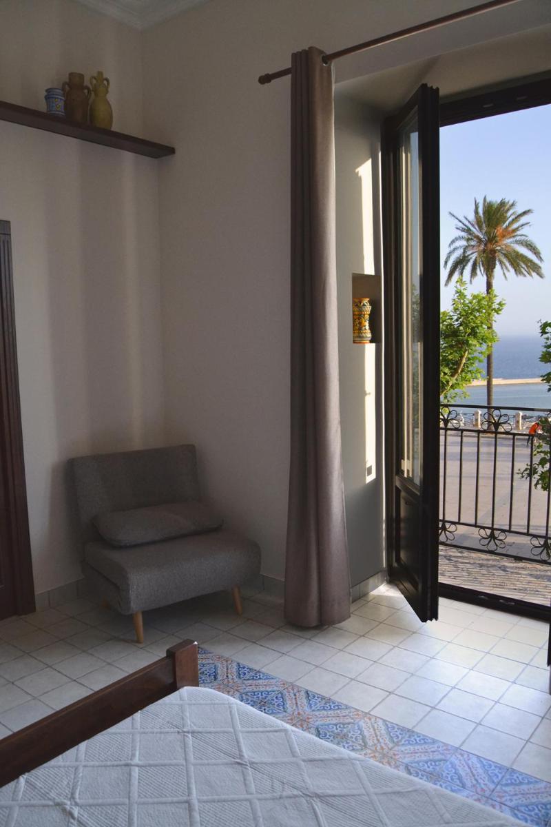 BnB Agorà Panoramic Rooms - Housity