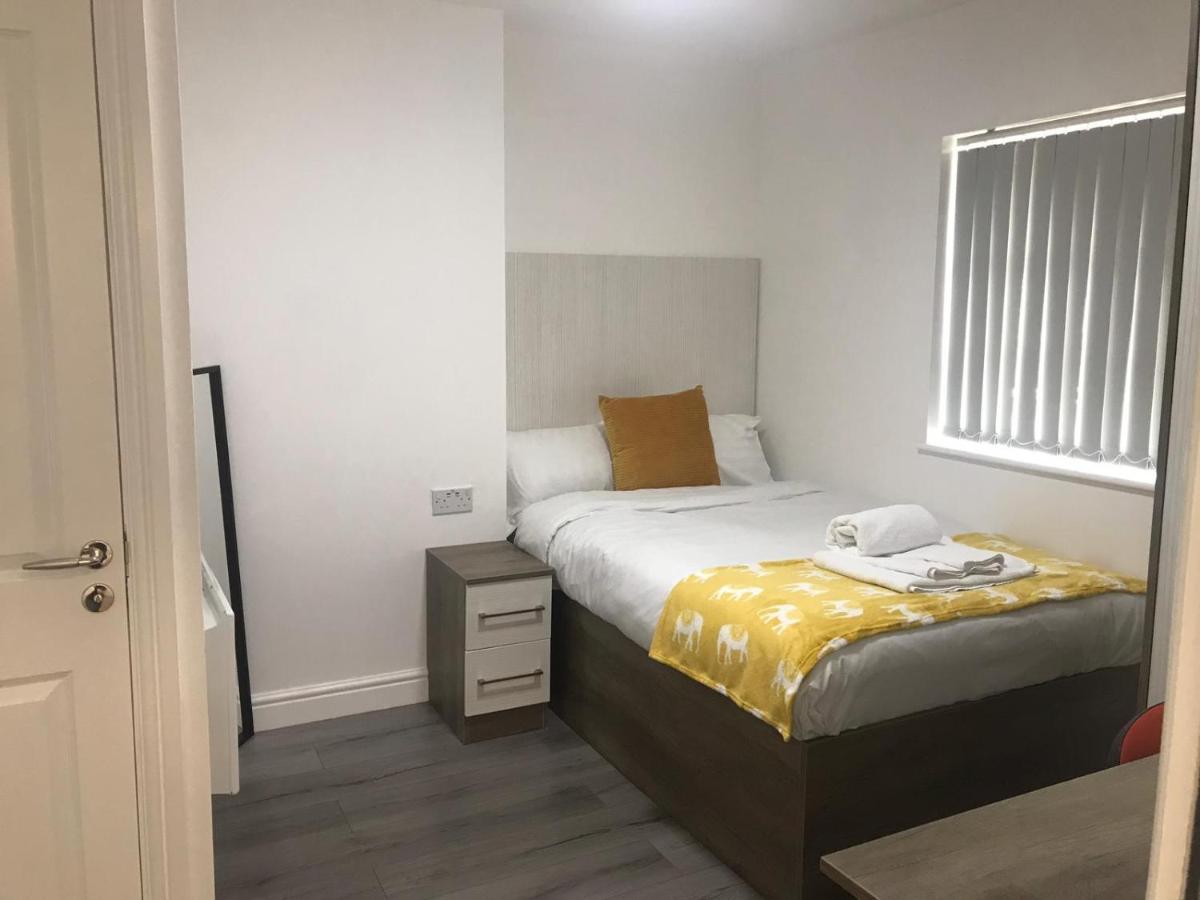 Lancaster Studio Apartments - Housity
