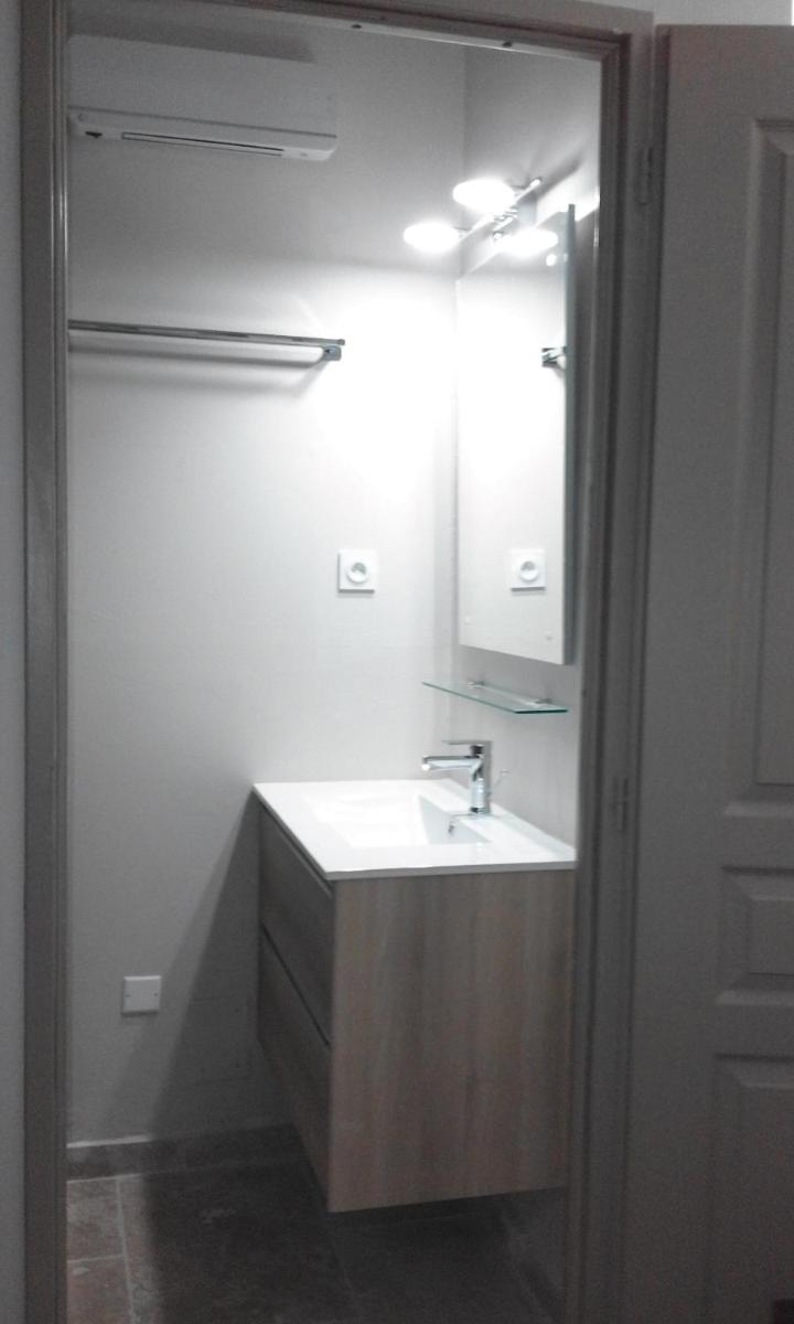 ST REMY DE PROVENCE PROCHE CENTRE VILLE - Parking privé - Housity