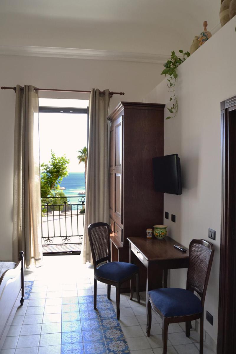 BnB Agorà Panoramic Rooms - Housity