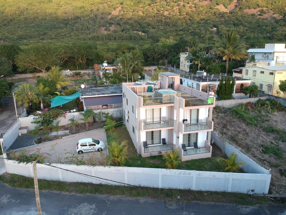 Luxe Exotica Apartments - Housity