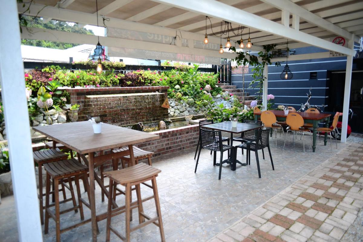 Tiny Boutique Habitat - Housity