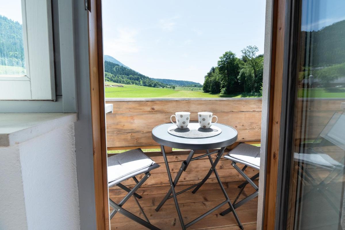 Mateja House - Apartments in Žirovnica - Housity
