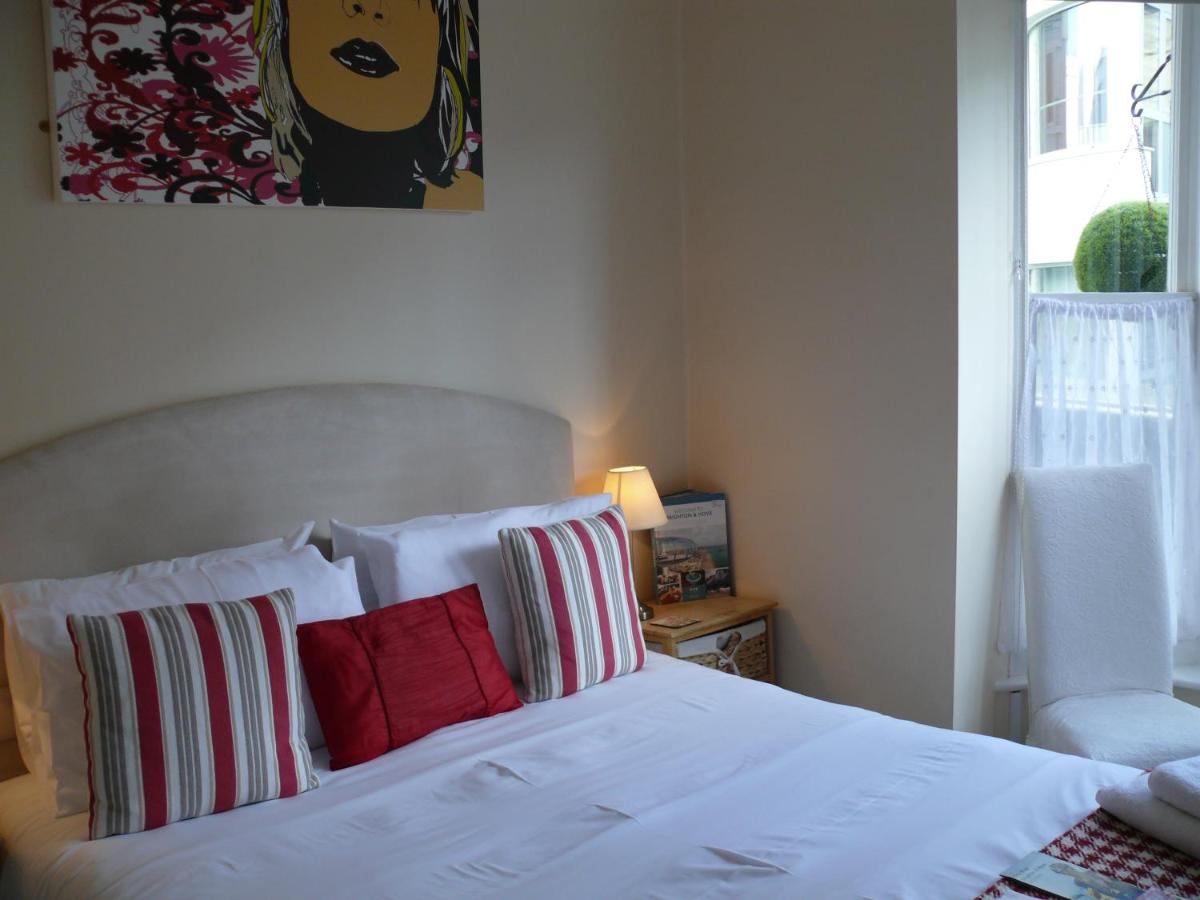 Bow Street Runner - Housity