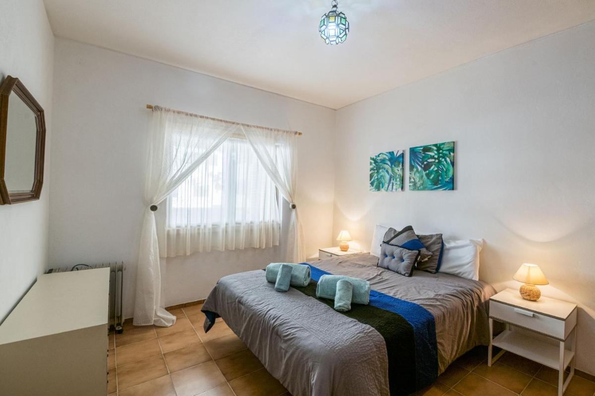 LovelyStay - Private Condo w/ Pool near Praia Dona Ana - Housity