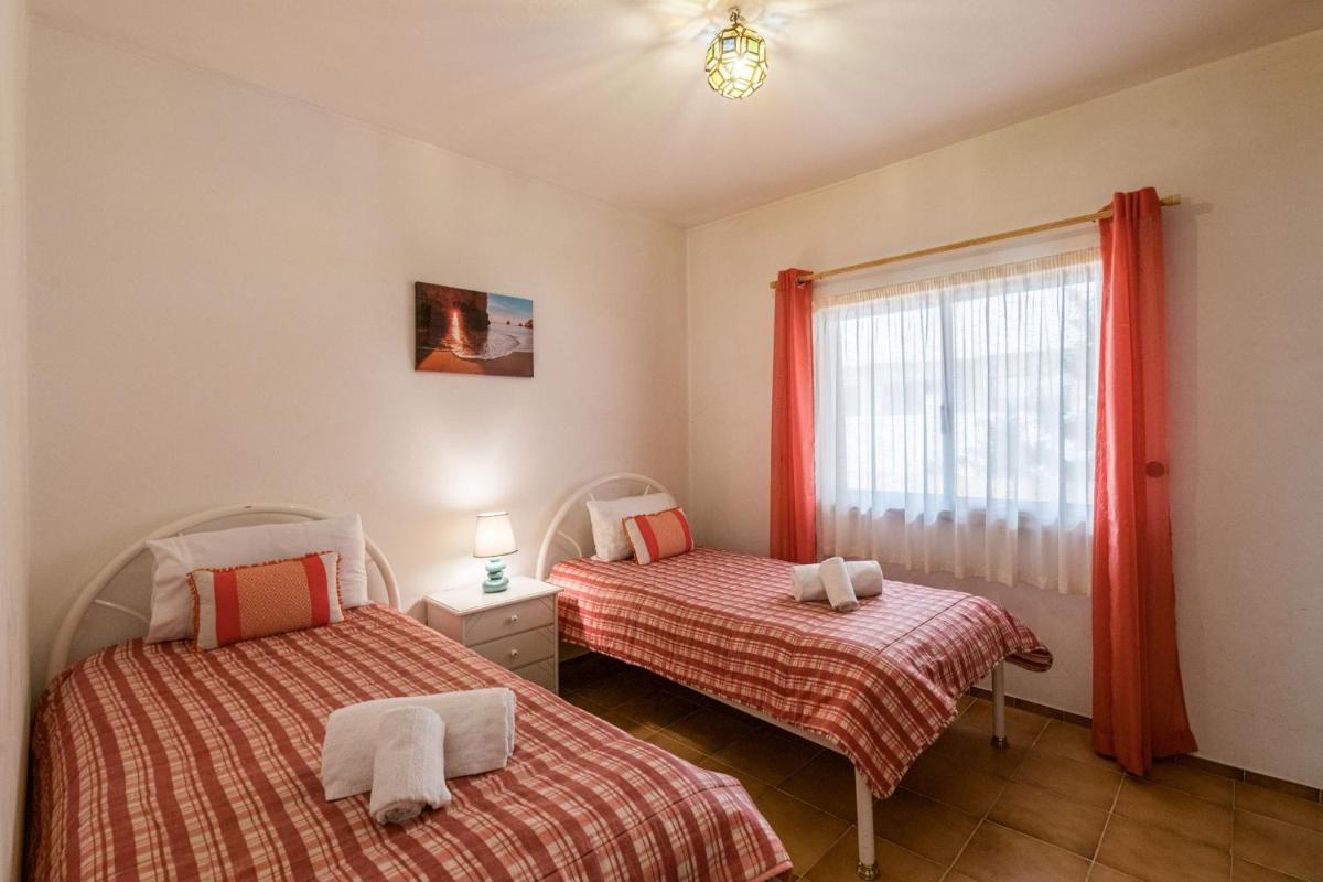 LovelyStay - Private Condo w/ Pool near Praia Dona Ana - Housity