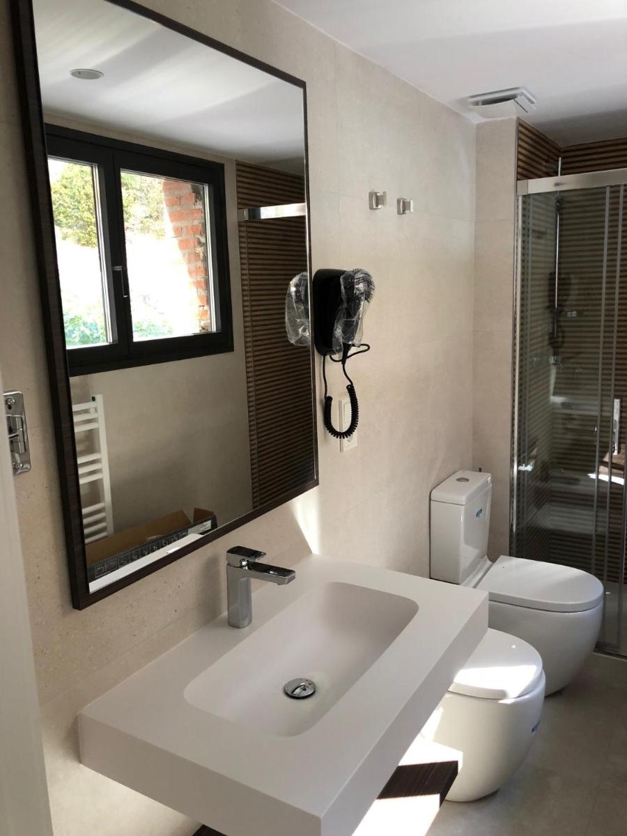Un baño de Hotel Balneario de La Virgen