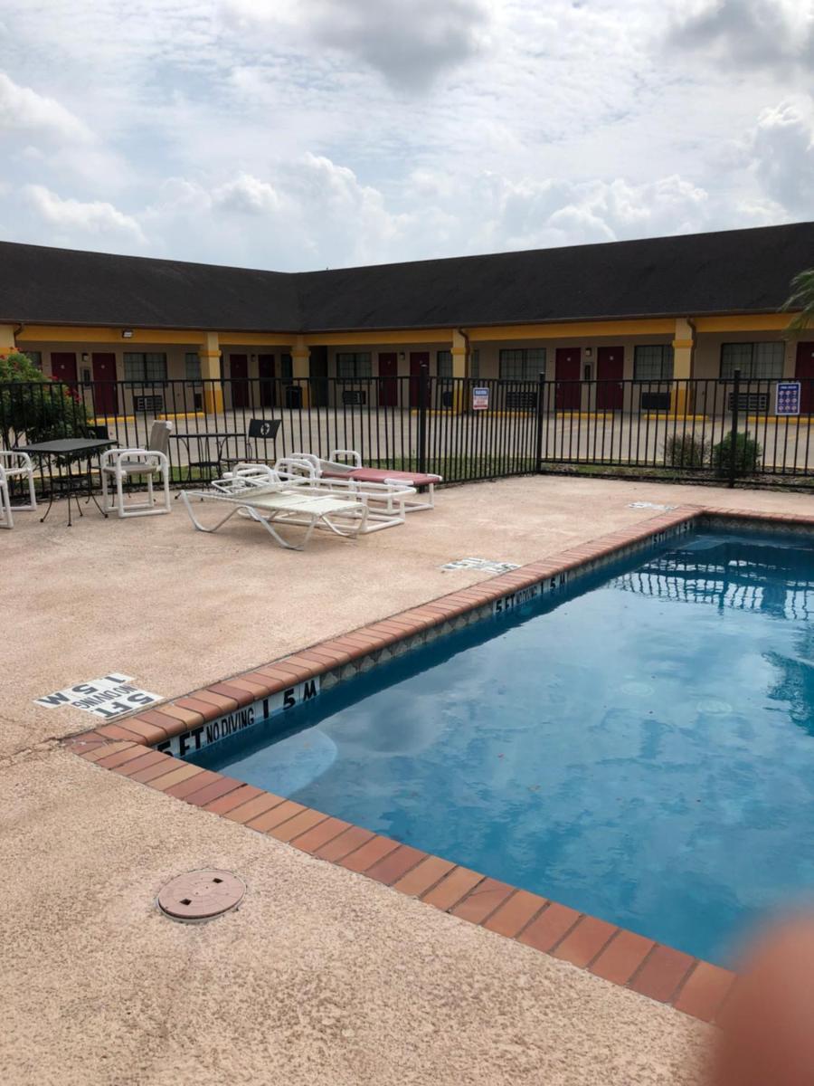 Los Fresnos Inn and Suites - Housity