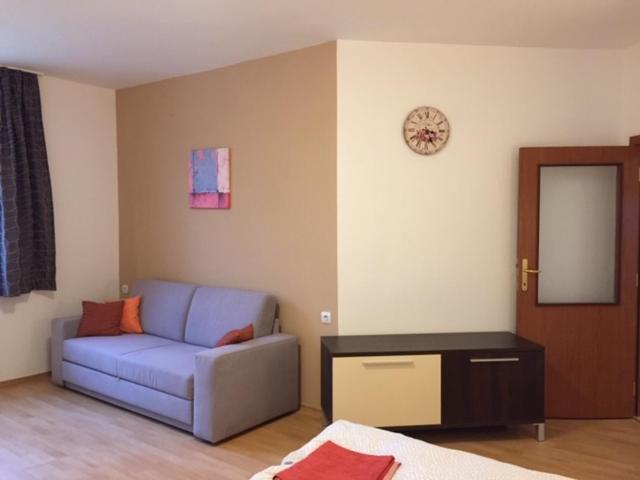 VIVA Flora apartment 607A - Housity