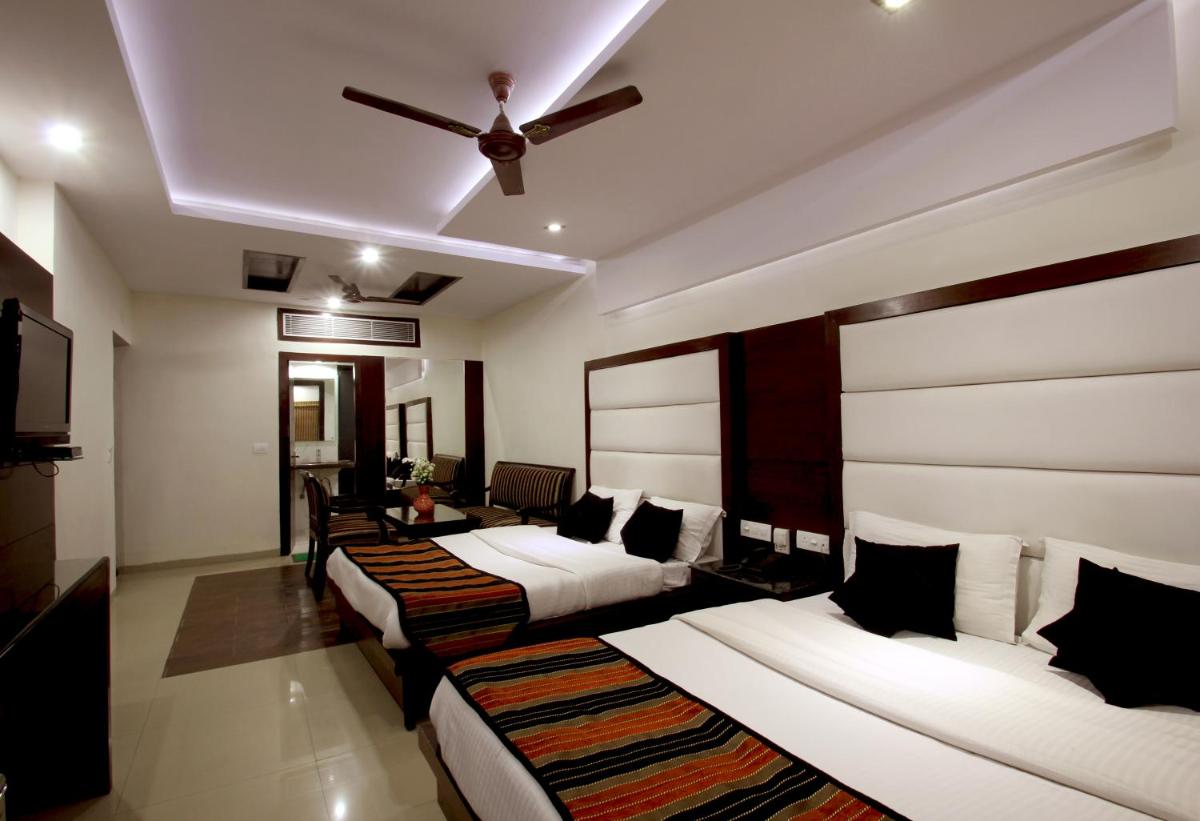 Hotel Mohan International homely atmosphere - Housity