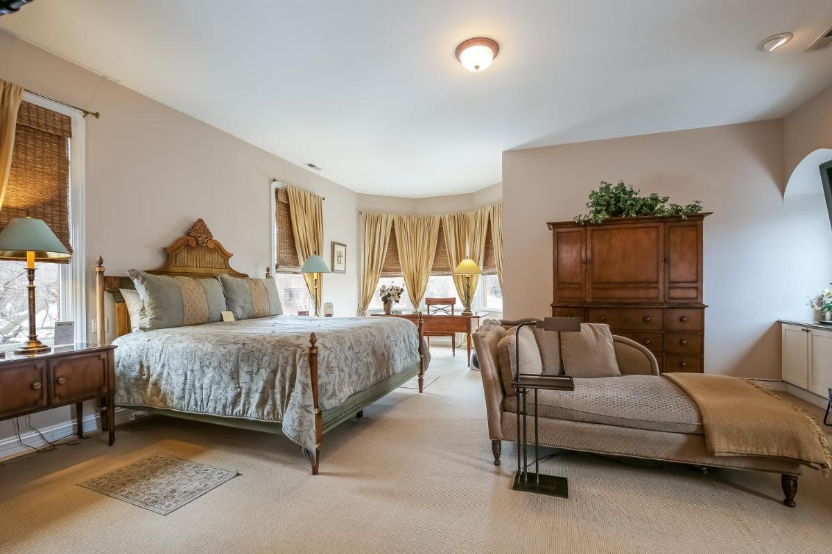 Harvey House Bed & Breakfast - Housity