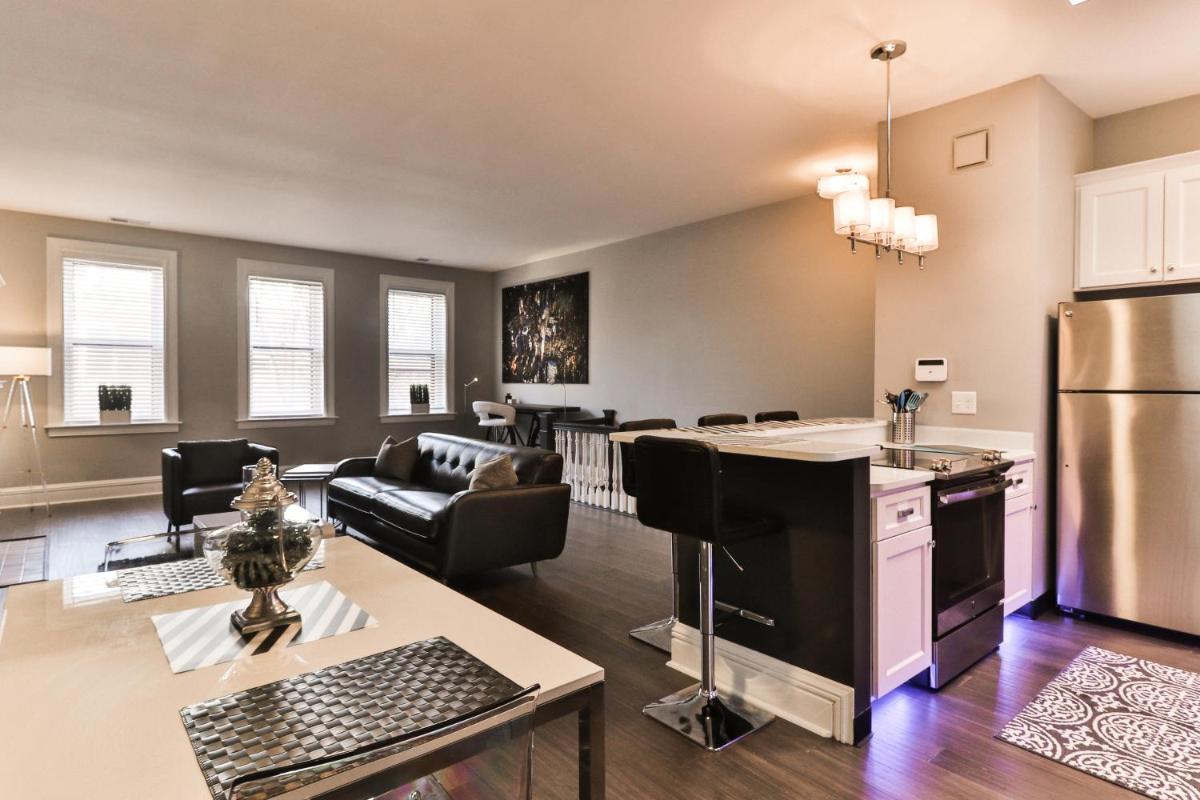 Luxury Apt w/ Spectrum Mood Lighting - Historic Cherokee Street Antique Row - Housity