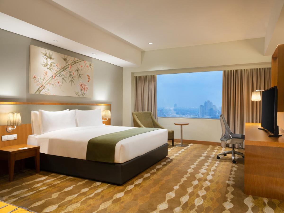 Holiday Inn & Suites Jakarta Gajah Mada by IHG - Hizvo