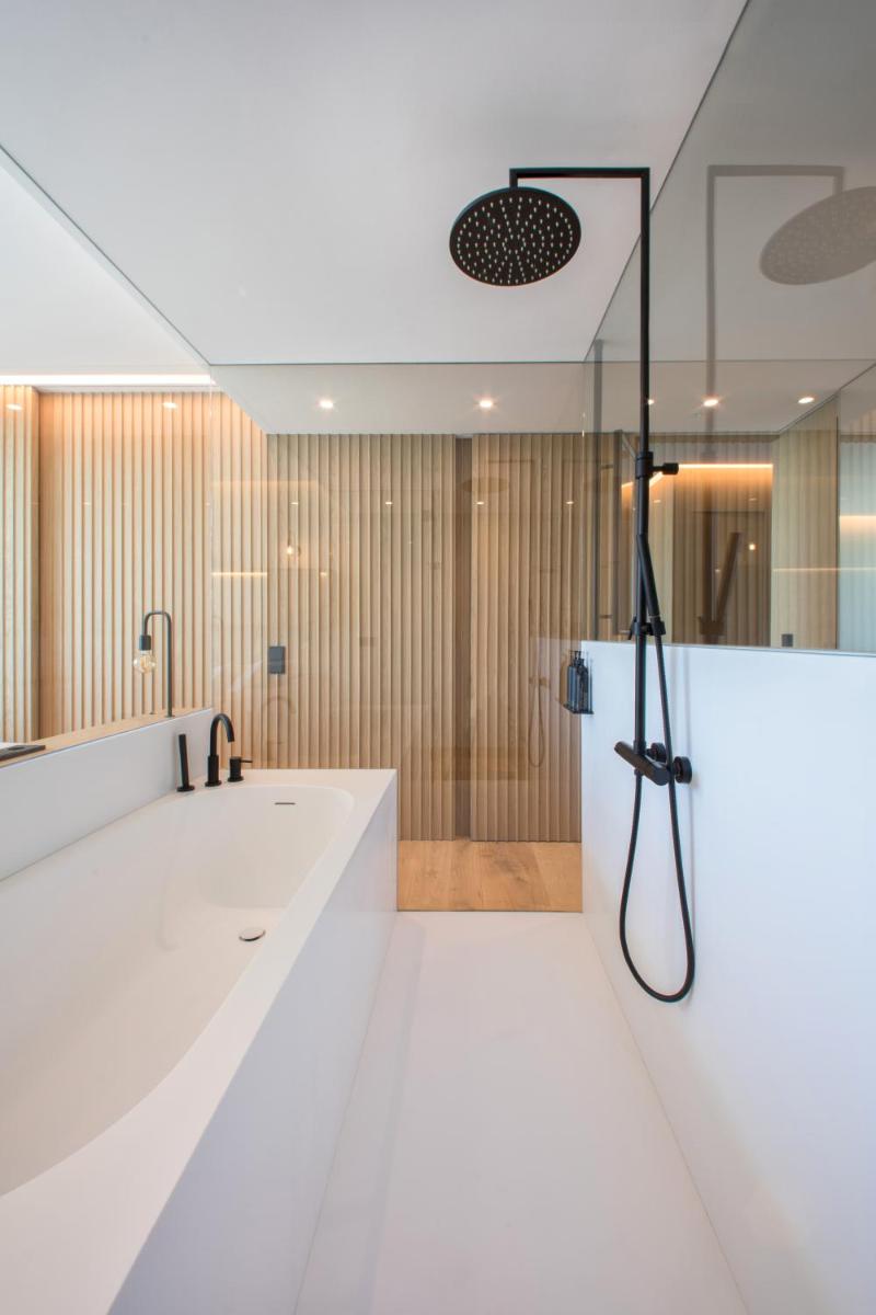 Un baño de Noa Boutique Hotel
