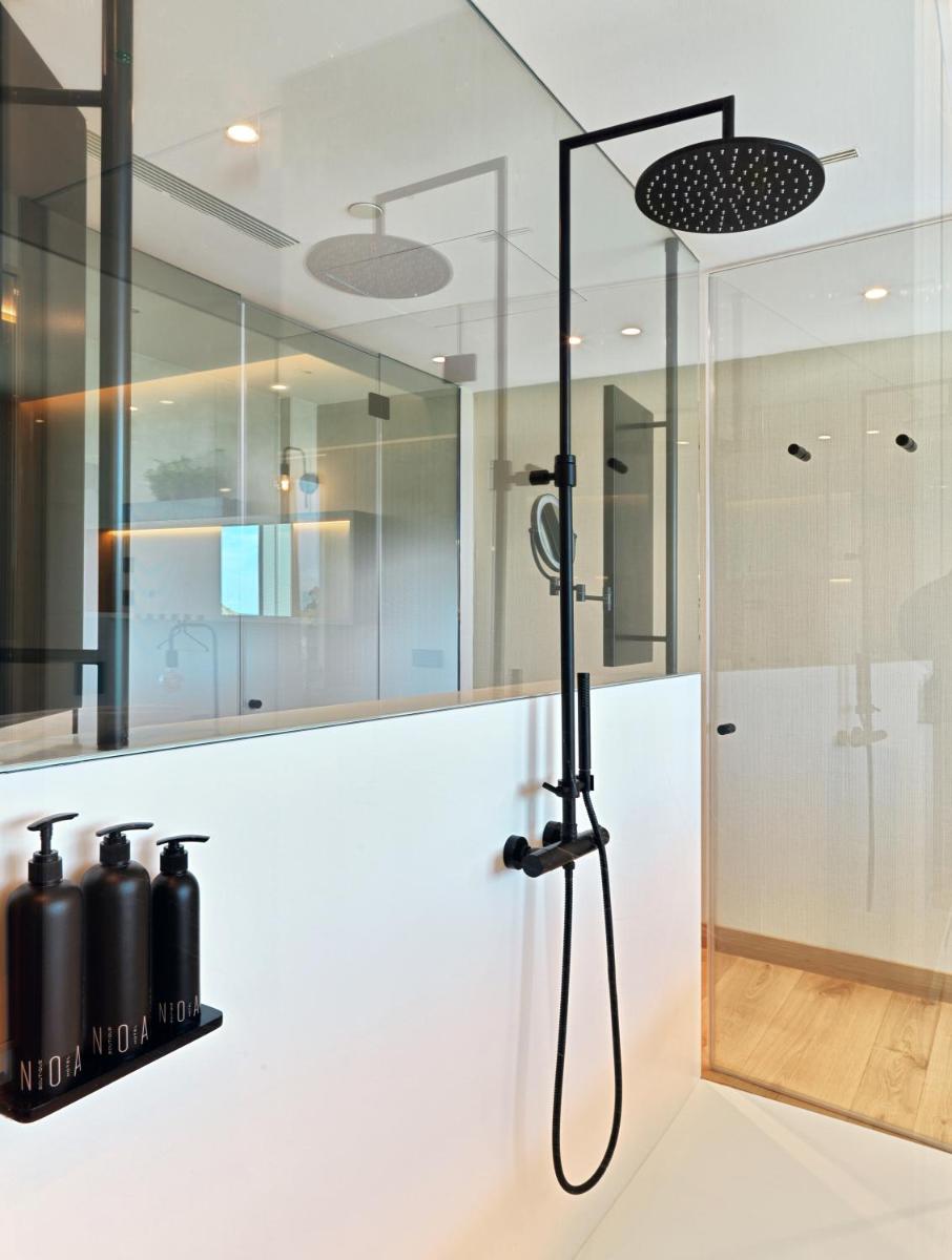Un baño de Noa Boutique Hotel