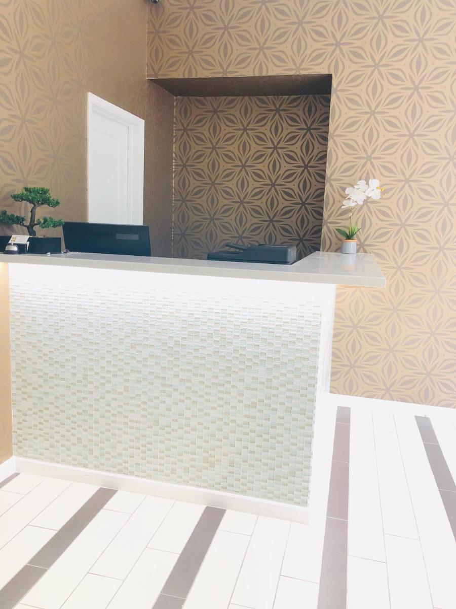 Bay Hotel - Housity