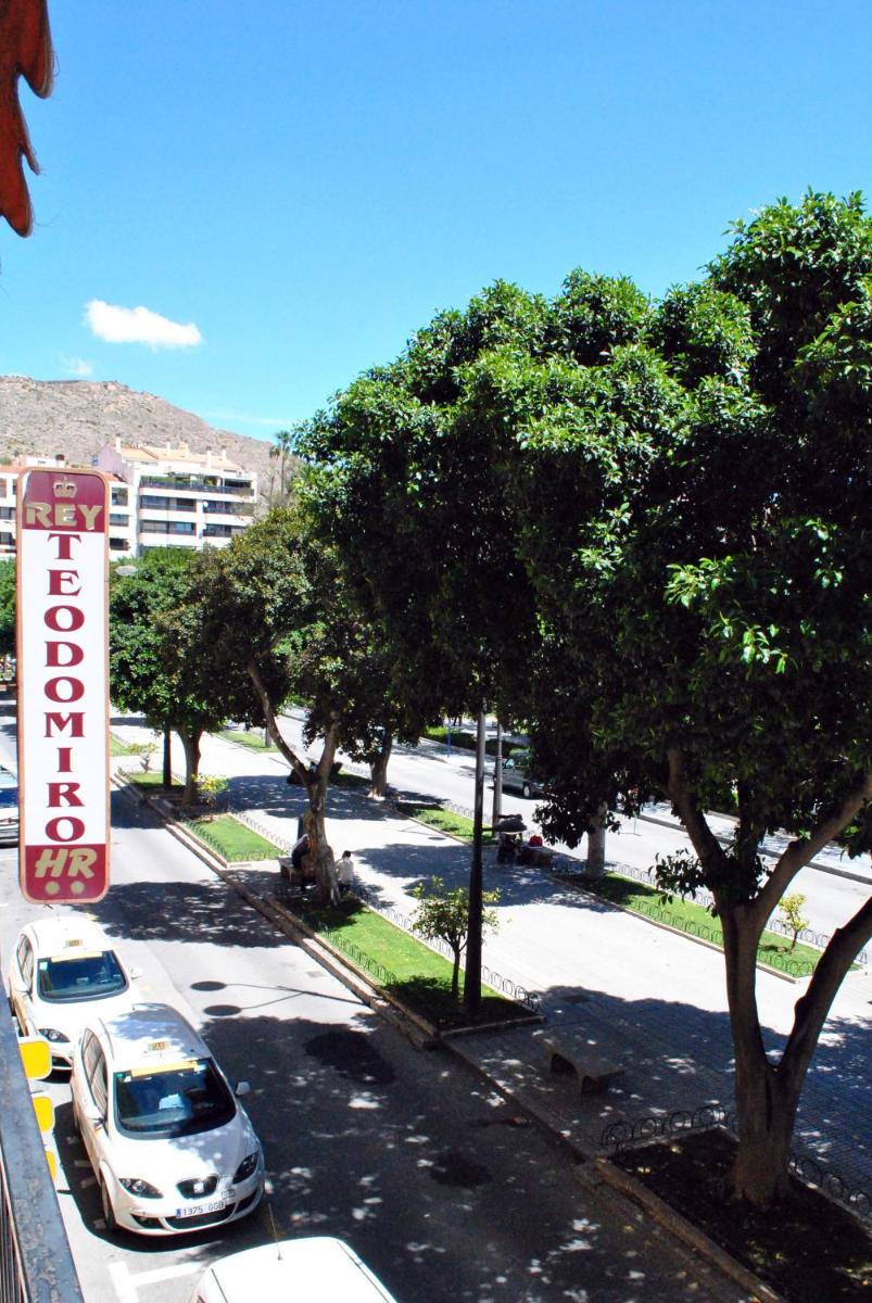 Hostal Rey Teodomiro - Housity