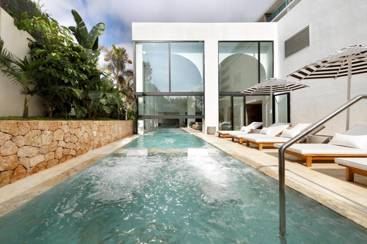 Piscina en o cerca de BLESS Hotel Ibiza - The Leading Hotels of The World