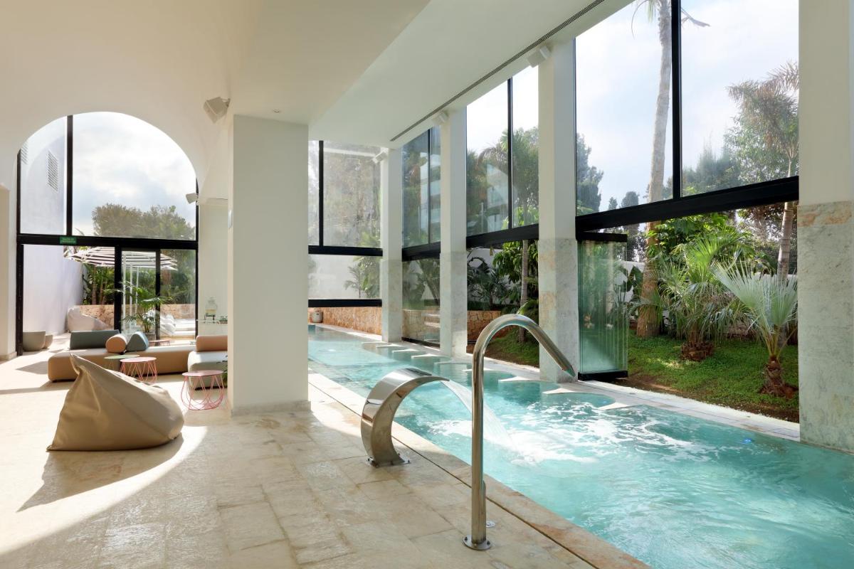 Piscina en o cerca de BLESS Hotel Ibiza - The Leading Hotels of The World