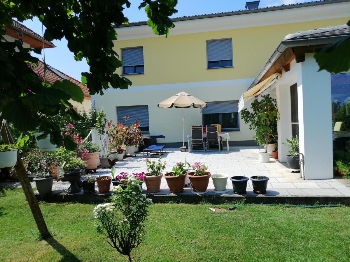 Campingblick-Gästehaus-Ferienwohnungen - Housity