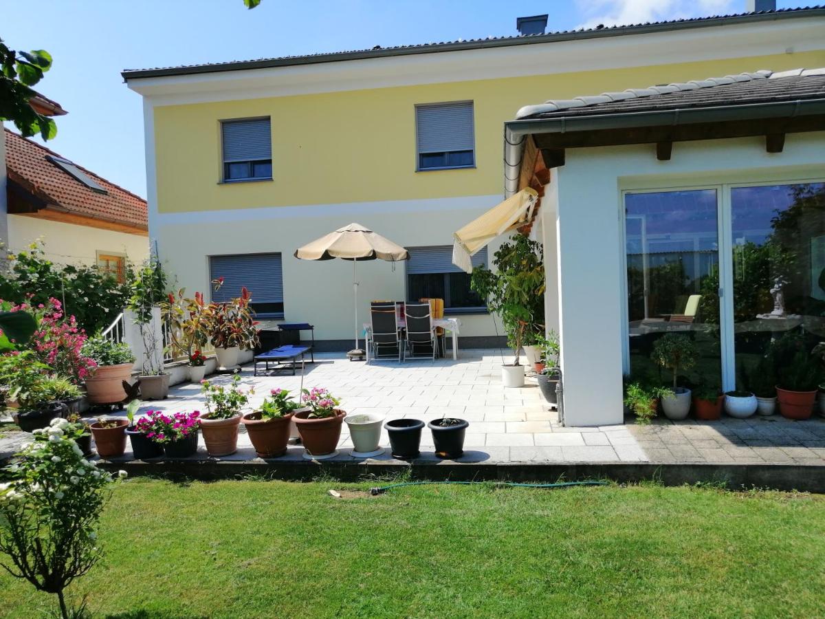 Campingblick-Gästehaus-Ferienwohnungen - Housity