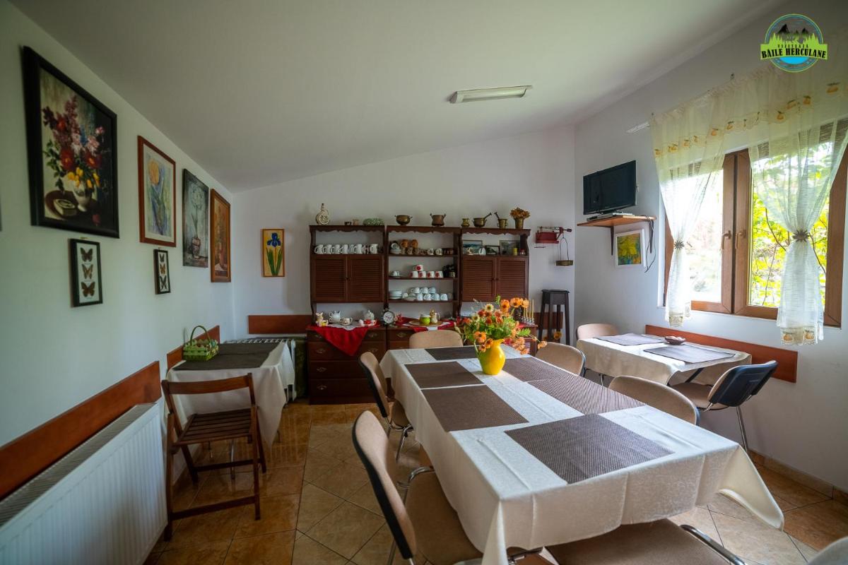 Pension Eden - Housity