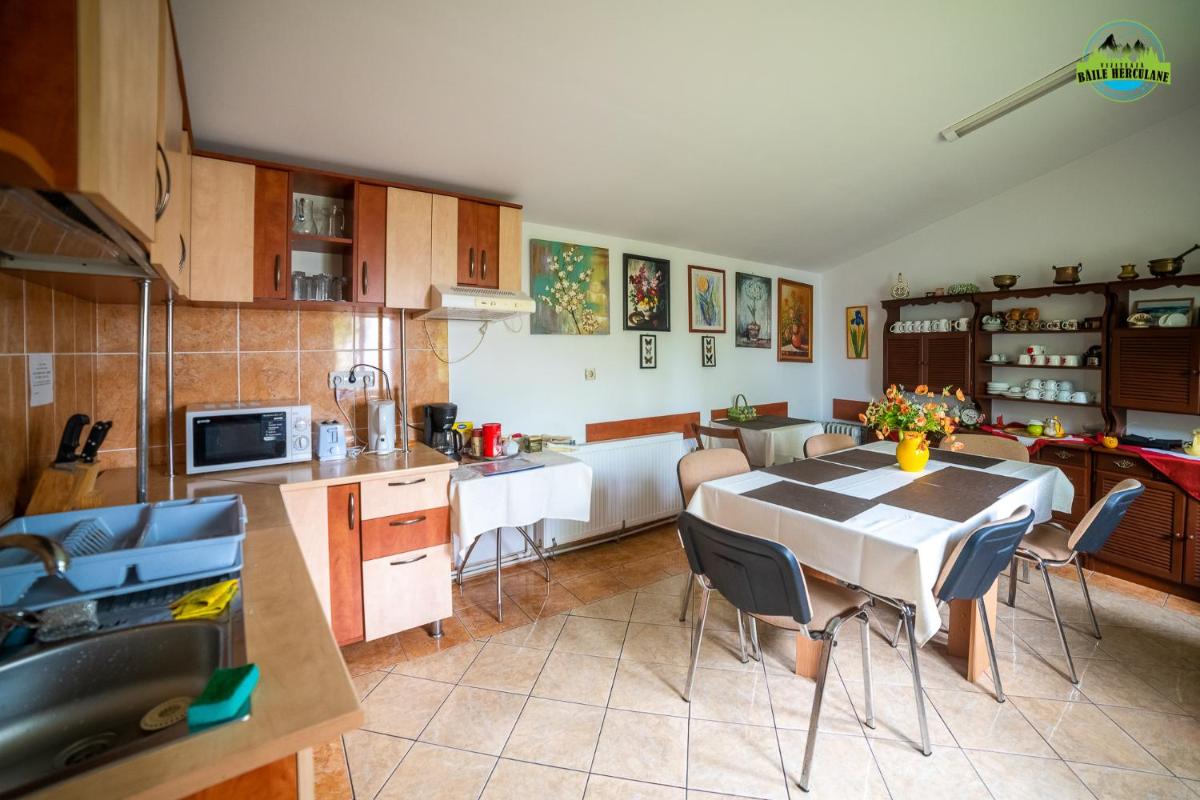 Pension Eden - Housity