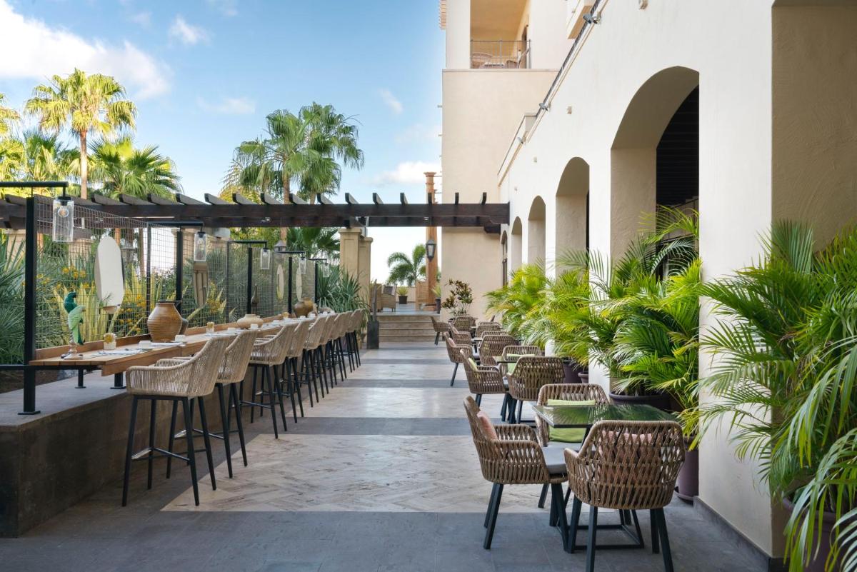 Un restaurante o sitio para comer en Vincci Selección La Plantación del Sur