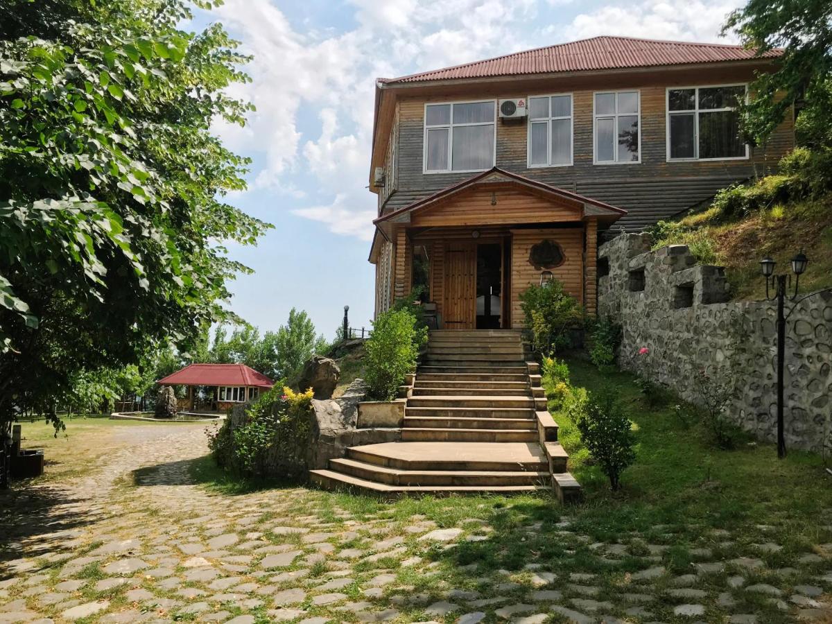 Kungut Hotel & Restaurant - Housity