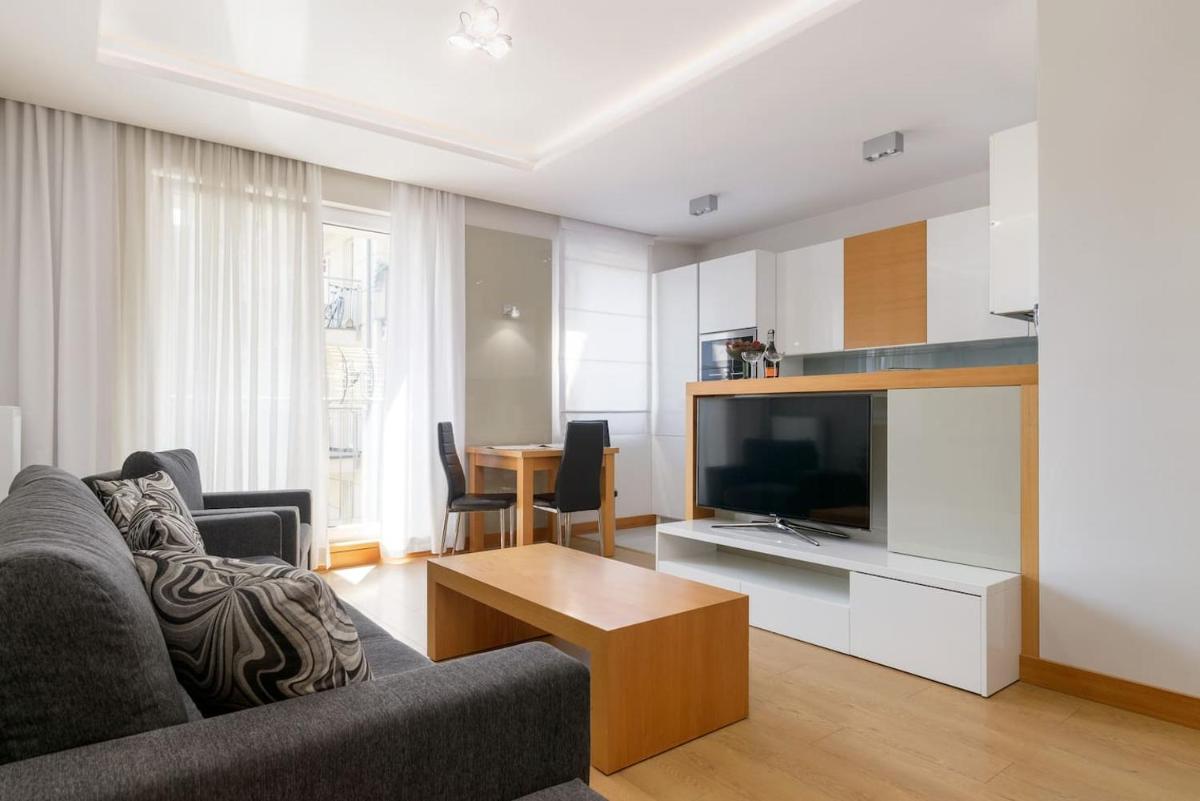 Dąbrowskiego Apartment - Housity