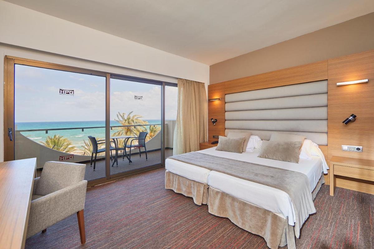 Cama o camas de una habitación en Hotel Playa Golf - Adults Only