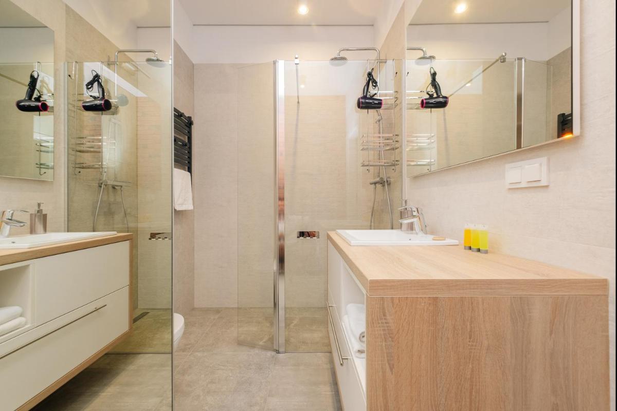 Stare Bielany 2-Bedroom Apartment - Housity