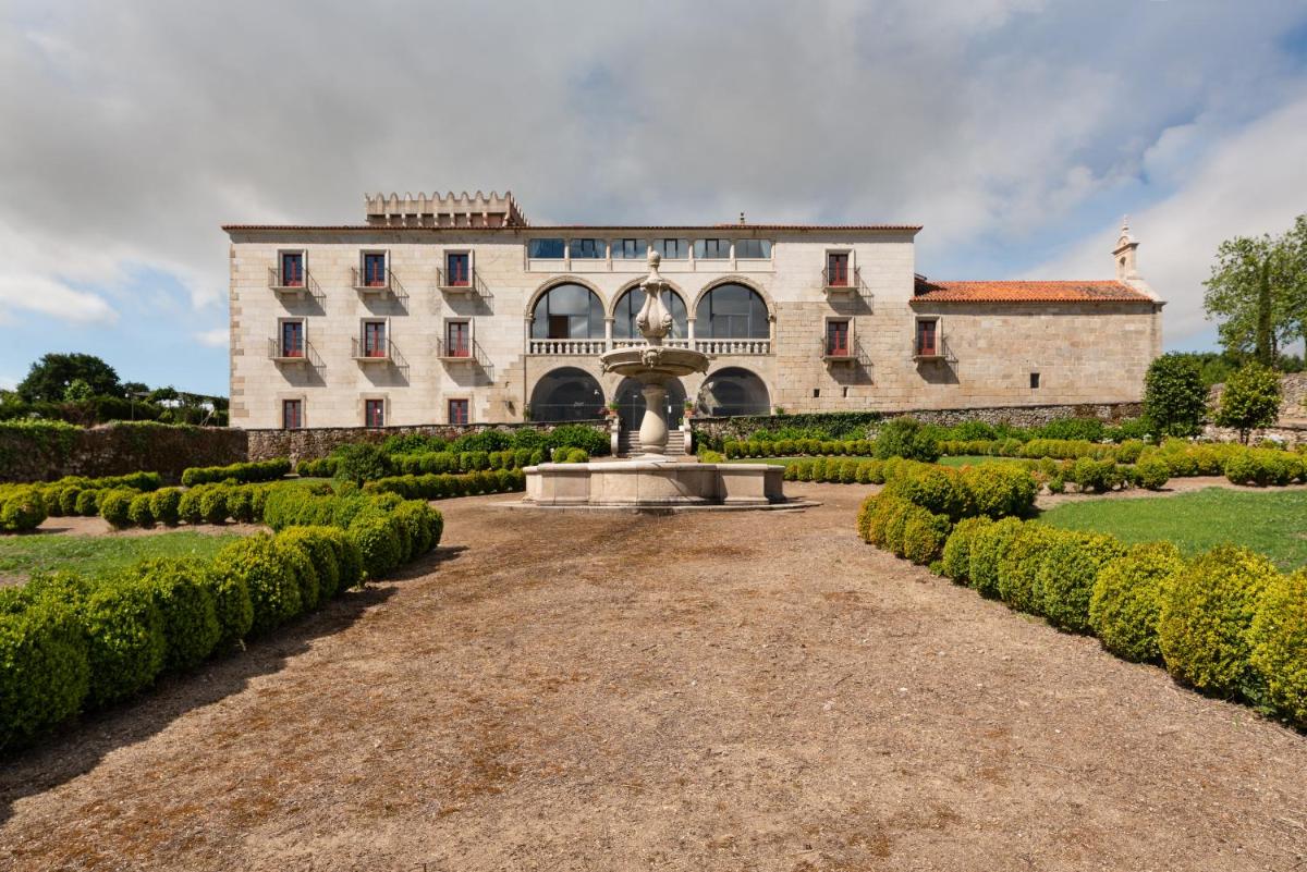 Jardín al aire libre en Áurea Palacio de Sober by Eurostars Hotel Company