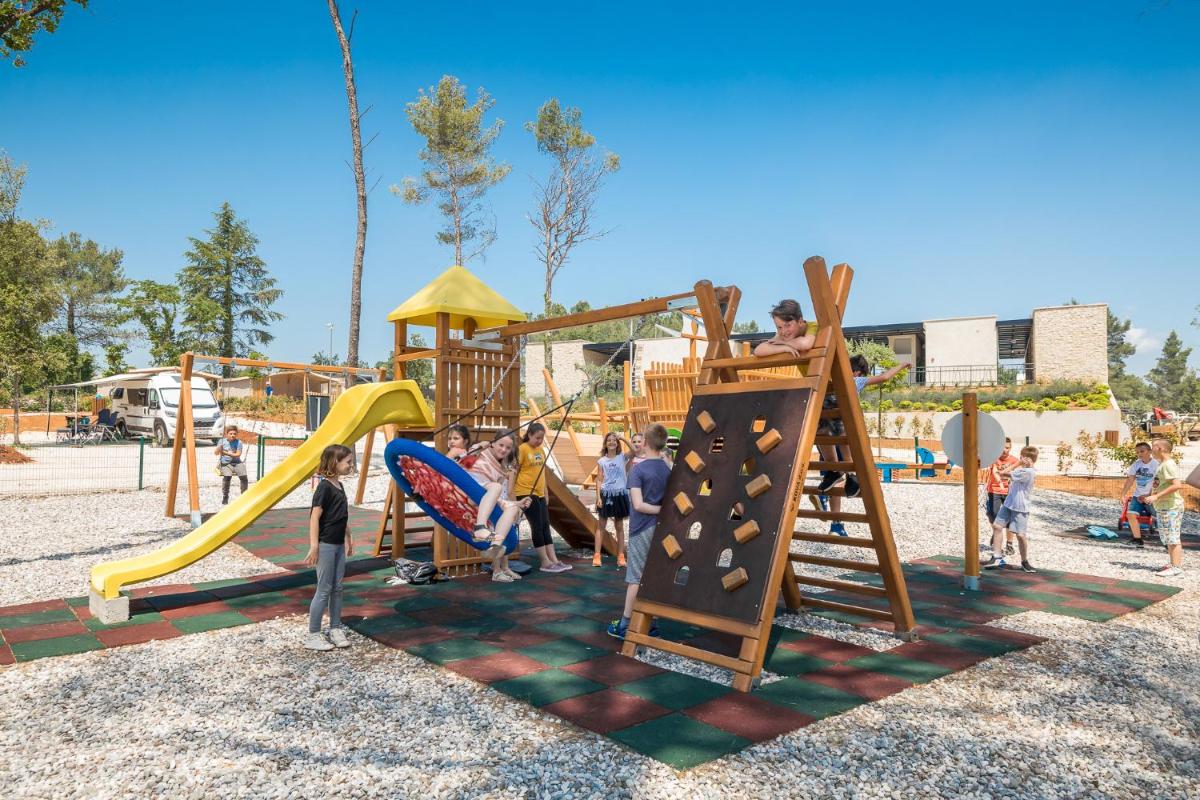 Suitetrails - Mobile Homes Camping Santa Marina, Lanterna
