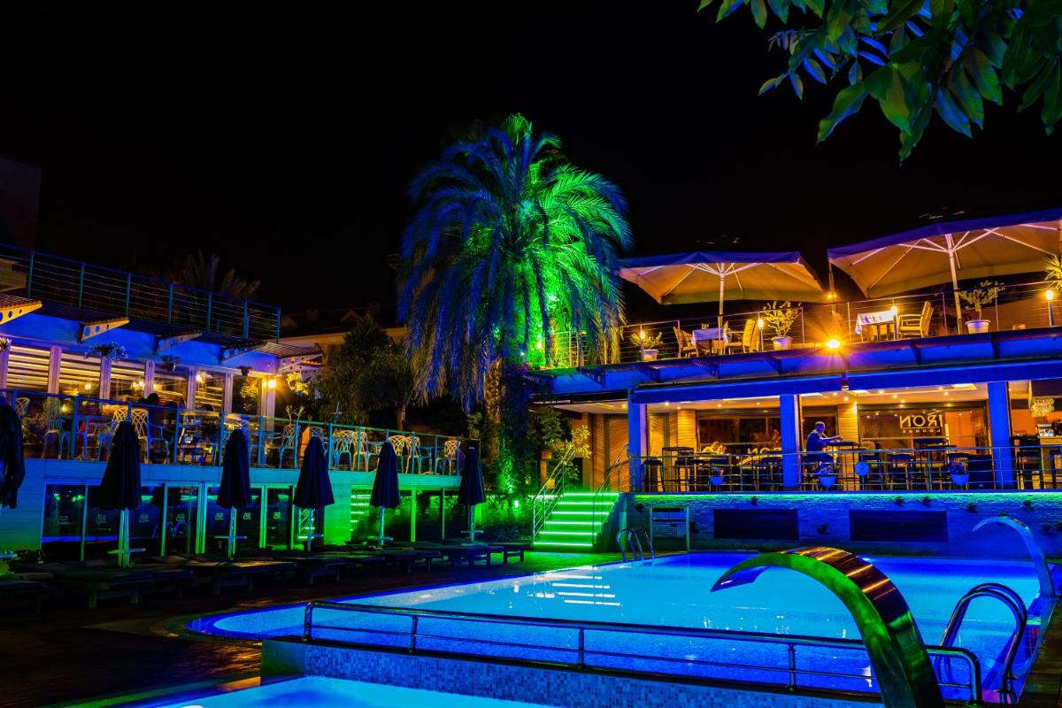 Plaza Hotel - Housity