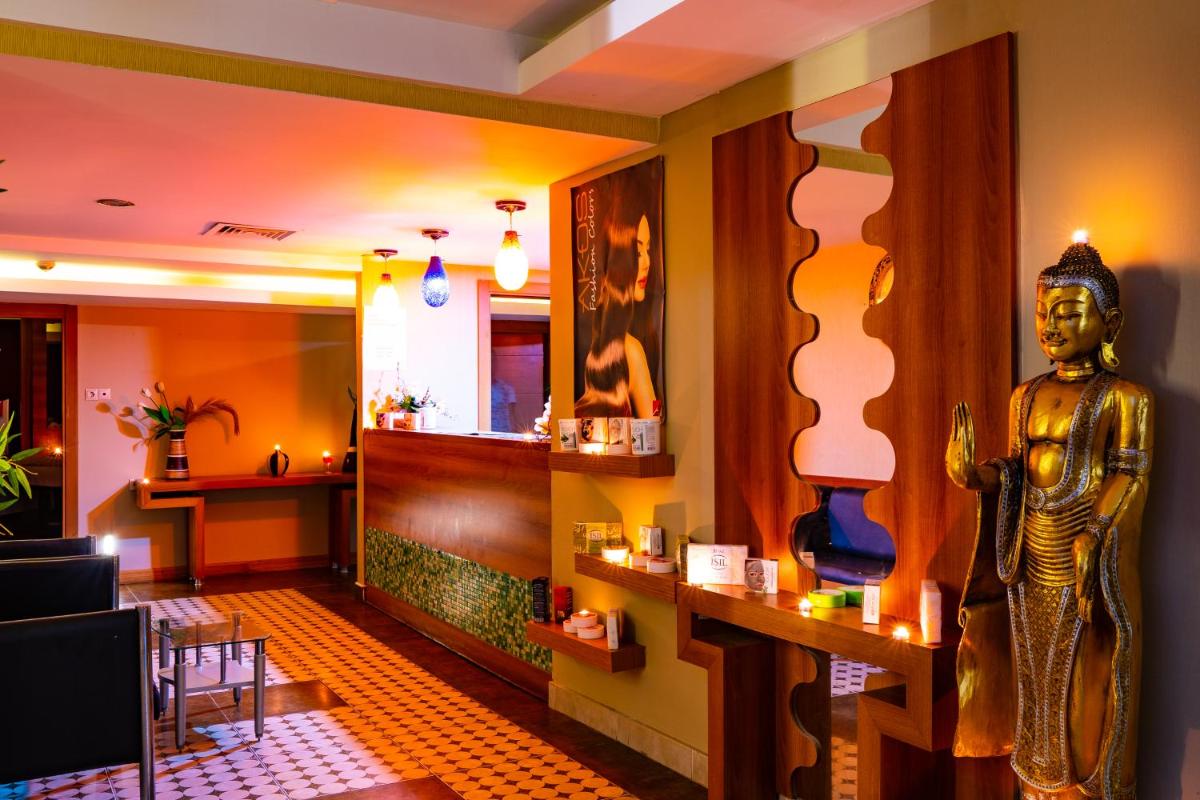Plaza Hotel - Housity