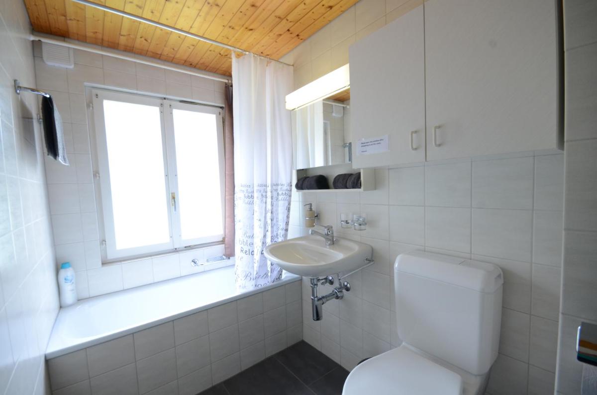 Lake House - Housity