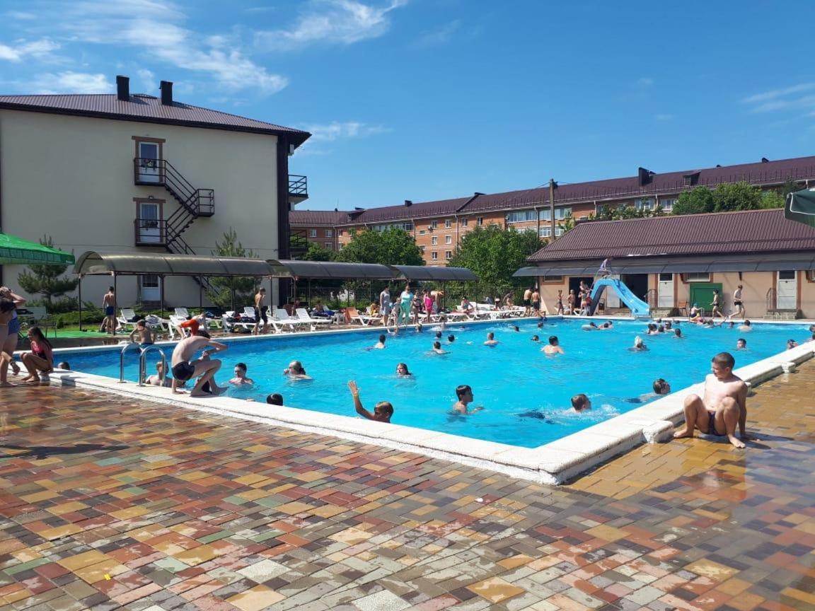 Tet-a-Tet Hotel in Afipskiy - Housity