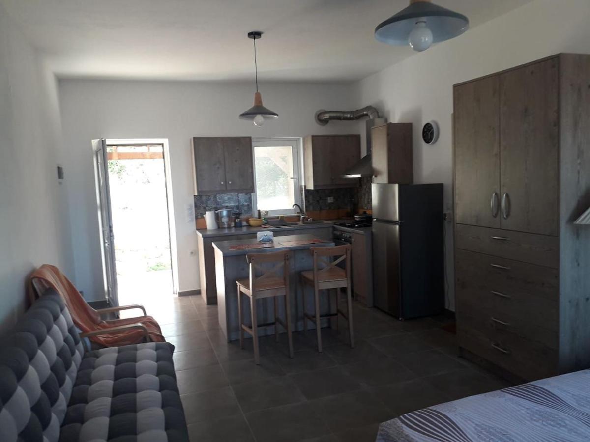 Cozy secluded studio with panoramic view - Housity